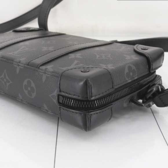Authentic Louis Vuitton Black Monogram Unisex Soft Truck Wallet Bag - Picture 6 of 10